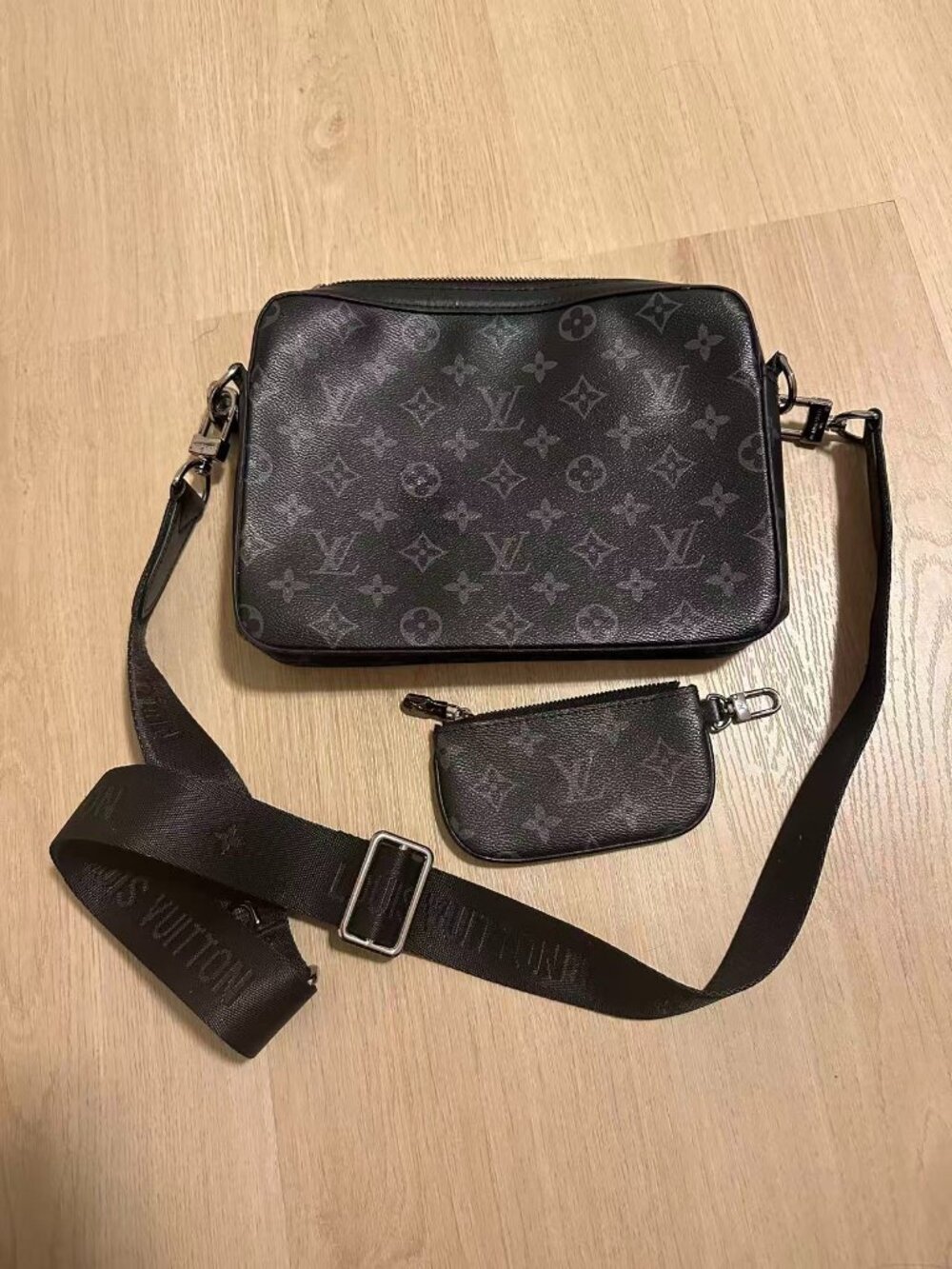 Louis Vuitton Trio Messenger Men